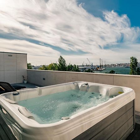 River Town View - Luxury Apartment With Jacuzzi On Terrace Виана до Кастело Екстериор снимка