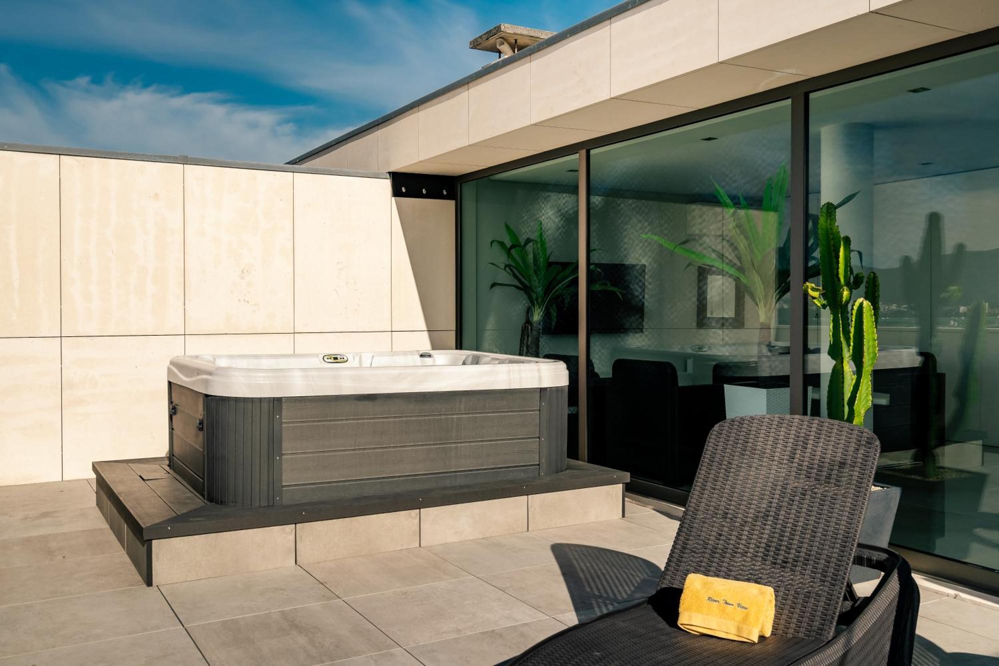River Town View - Luxury Apartment With Jacuzzi On Terrace Виана до Кастело Екстериор снимка